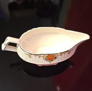 Vintage Elegant Myott White and Gold Gravy Boat In Great Condition